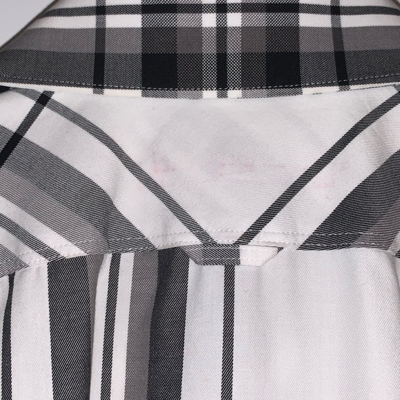 Express Button Up - Picture 4 of 4